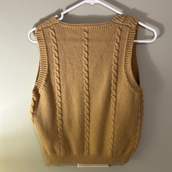 Cable Knit Sweater Vest with Floral Accents - Picture 3 of 3